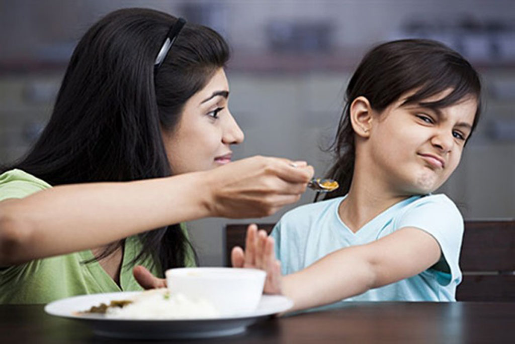 kid_refusing_eating