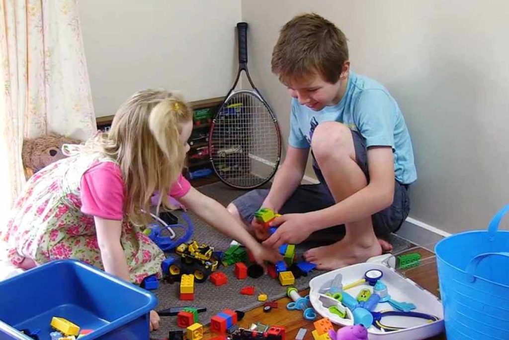 children_are_playing