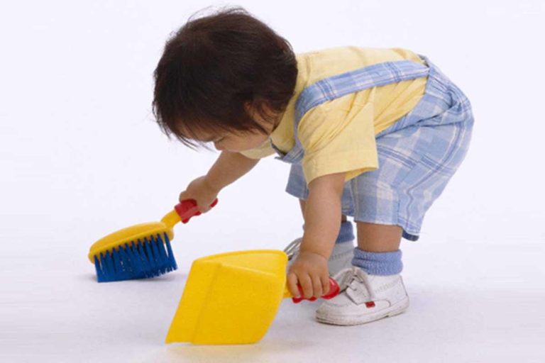 baby-cleaning