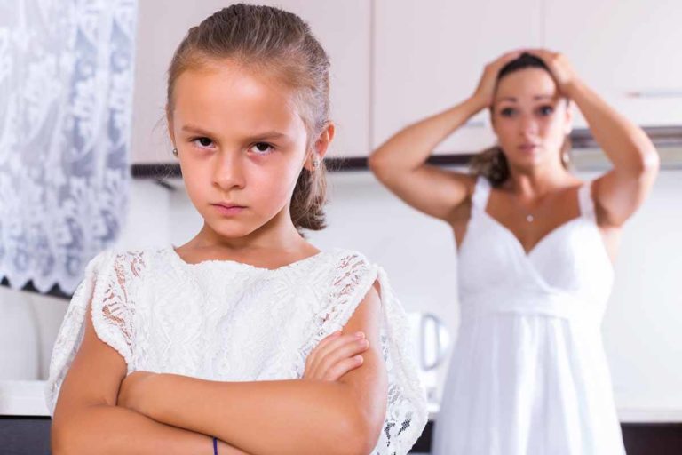 child-arguing-with-mother