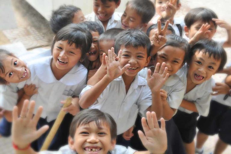 happy-children-in-japan